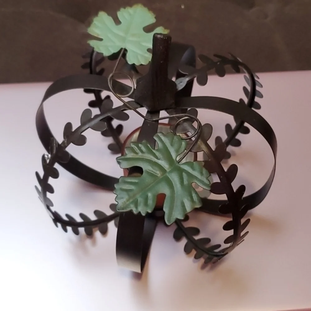 Metal Pumpkin Candle Holder‎ - in the Middle
